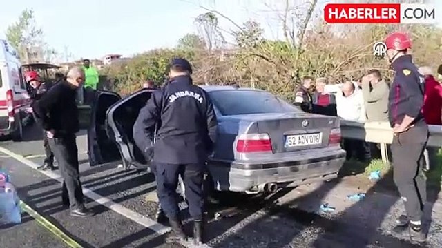 Ünye'de Kamyonla Çarpışan Otomobilde 3 Kişi Hayatını Kaybetti