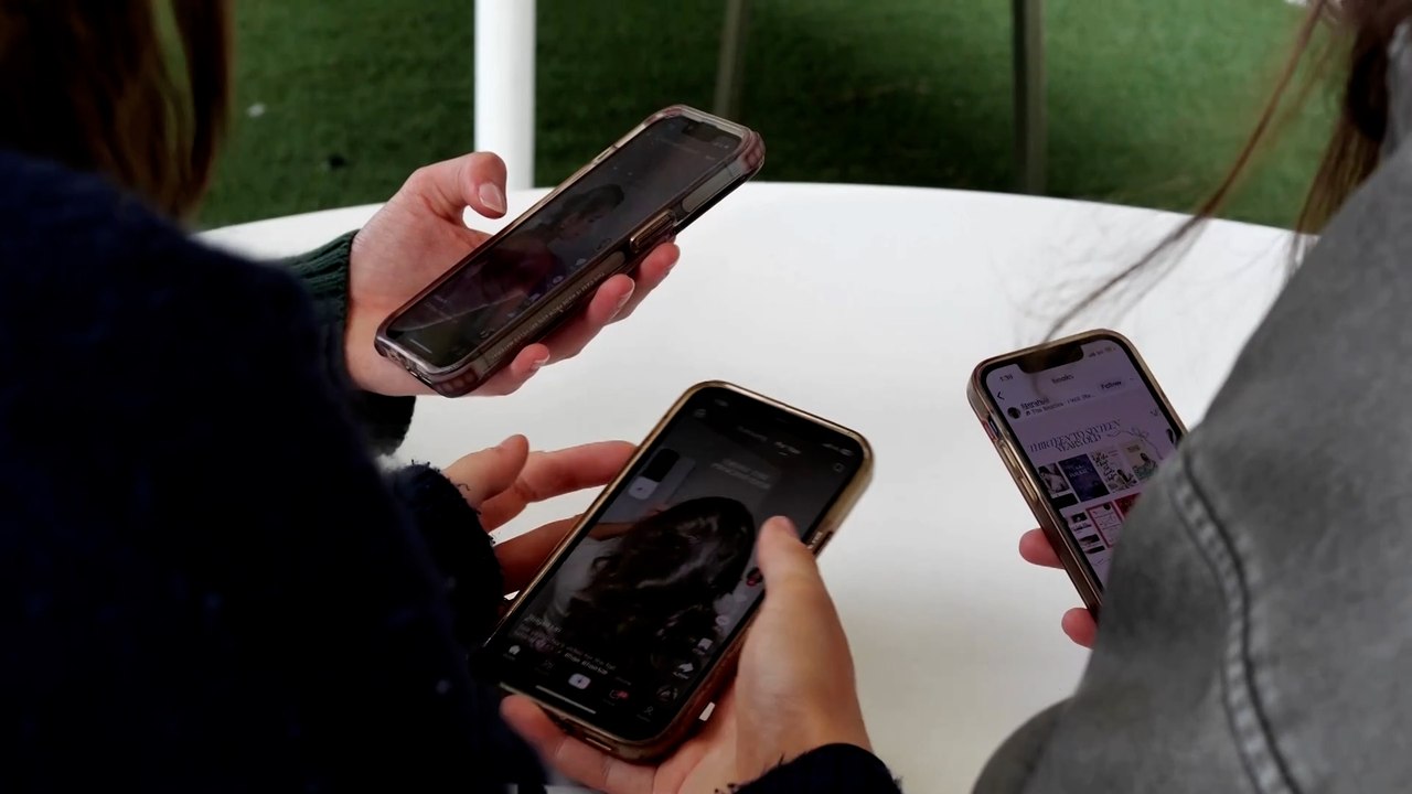 « Je pourrais vivre sans » : ce que les jeunes Australiens pensent de l'interdiction des réseaux sociaux