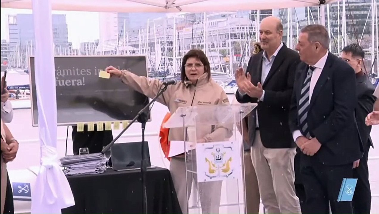 “¡Trámites inútiles, afuera!”