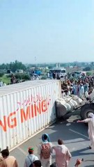 PTI Protestors Attacked Punjab Police | پی ٹی آئی کے مظاہرین نے پنجاب پولیس پر حملہ کیا