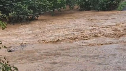 Continúa la búsqueda de hombre desaparecido en el río Chico tras crecida del afluente