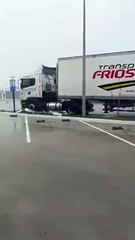 Estacion de servicio destrozada por temporal en Córdoba