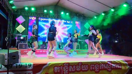 Khmer Cambodia hip dance, and shake dance in music concert Part35