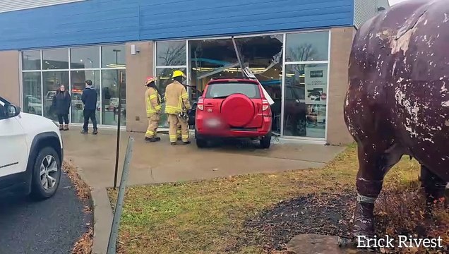 Accident Librairie Boyer à Saint-Constant (Le Reflet - Erick Rivest)