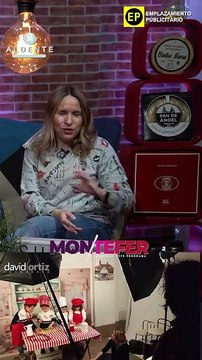 ANA CON LOS NIÑOS EN LA SESIÓN DE FOTOS NAVIDEÑAS EN EL ESTUDIO DE DAVID ORTIZ FOTOGRAZO