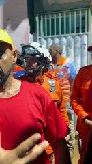 Membros da Defesa Civil da Fundação Doutor Jesus auxiliam no resgate em Saramandaia: "estamos aqui desde cedo"