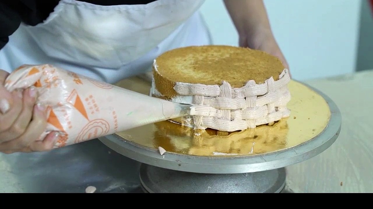 Bài 17 : Làm đan giỏ trên thành bánh đặc biệt