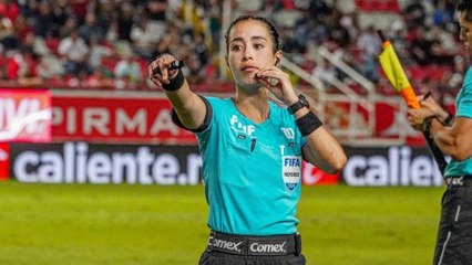 Katia Itzel García recibe 'Premio Nacional del Deporte' y niega estancamiento del arbitraje mexicano