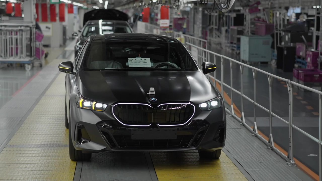 BMW iFactory Automatisiertes Fahren im Werk (AFW)