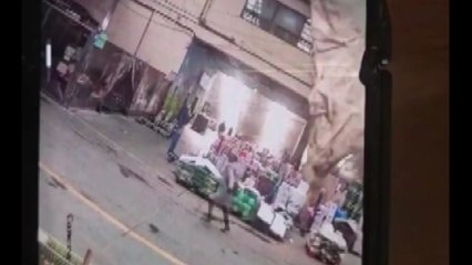 안양도매시장 지붕 붕괴 순간...갑자기 '와르르' / YTN