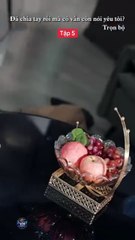 Sau khi buông tay, cô tìm kiếm dấu vết của tình yêu