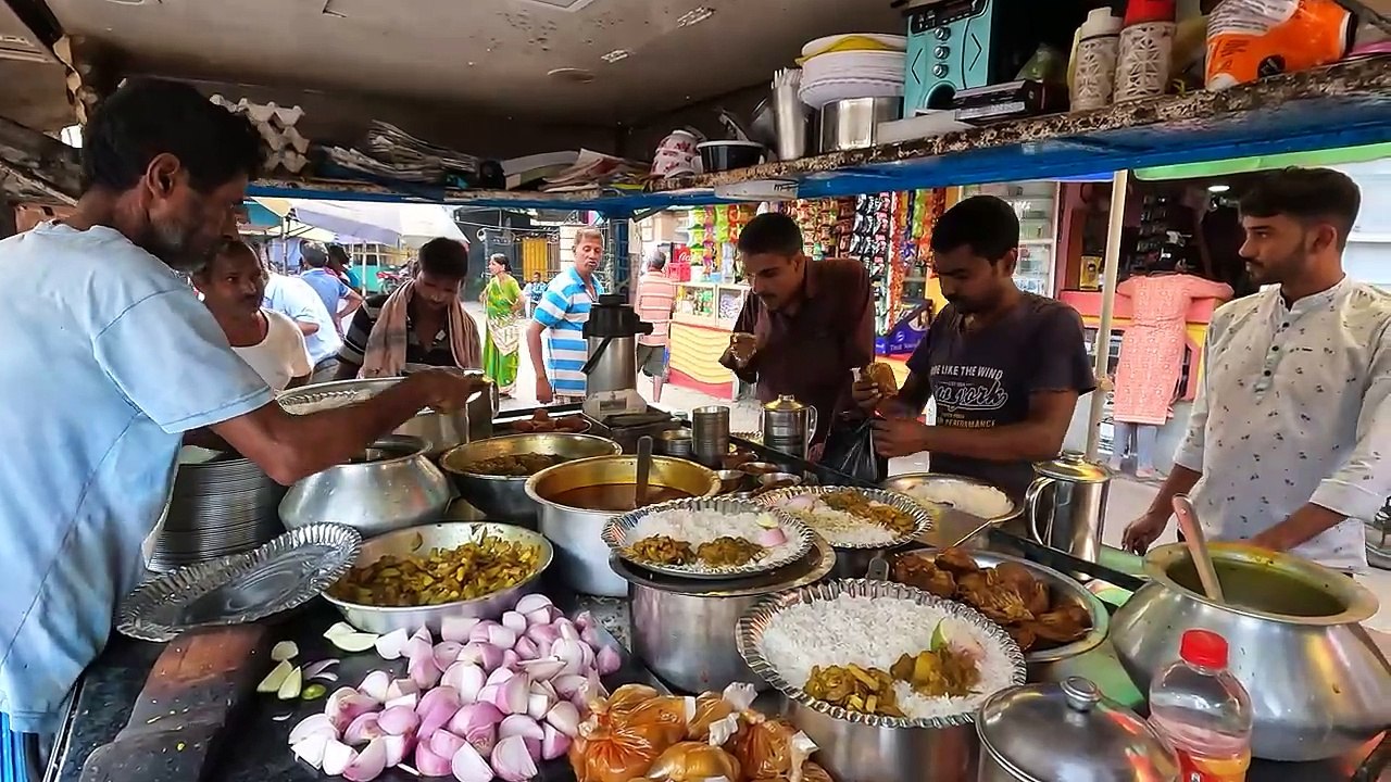 Highest Selling THALI in Kolkata _1000 People Eat Daily _ Plate Rs 45_- _ Street food India (1)