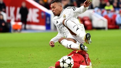 Ancelotti apoya a Mbappé tras fallar un penalti ante el Liverpool: "Es un jugador extraordinario"