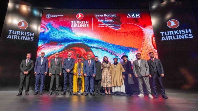 THY'nin Refik Anadol ile hazırladığı Inner Portrait eseri AKM'de tanıtıldı