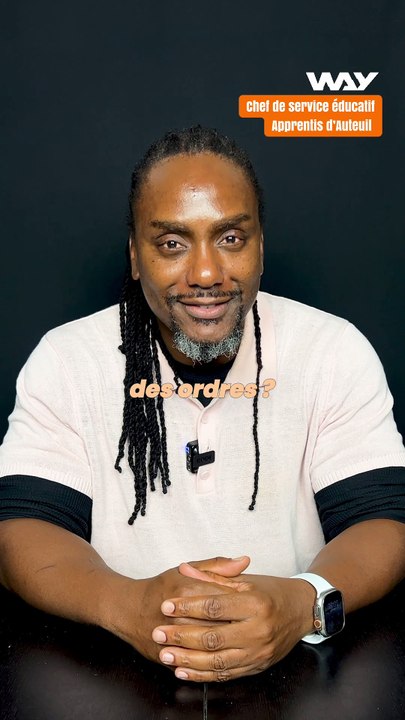 Son travail, c'est de donner des ordres ? ⏱️ Ismaël est chef de service éducatif depuis 2021 au sein de la Fondation Apprentis d'Auteuil.  Dans cette vidéo, il répond à tous les clichés sur son métier !