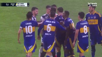 Luis Advíncula recibió una tarjeta roja y fue expulsado en la derrota de Boca ante Vélez