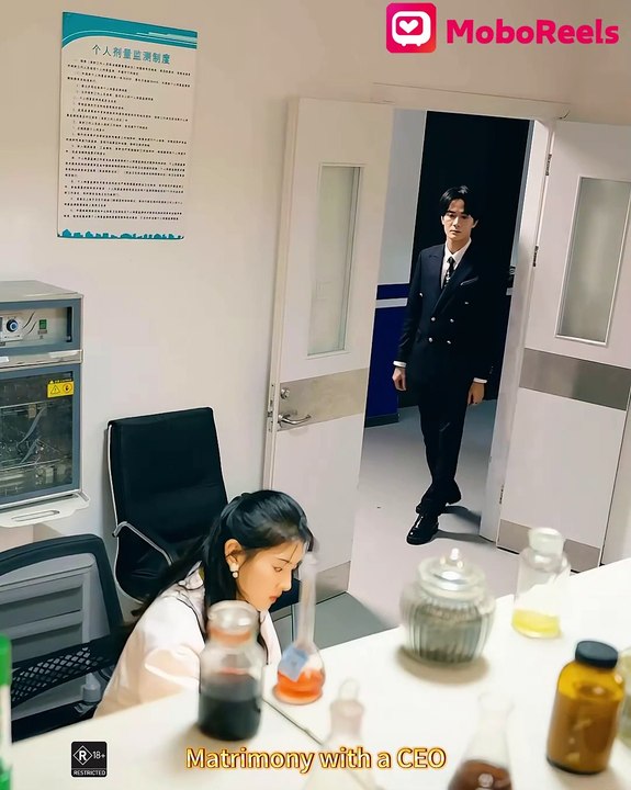 Leyla, who has only a high school diploma, is limited to working as a cleaner, but she unexpectedly spent the night with Colton, the company president. Colton mistakenly believed that the woman he had been with was Elaine and decided to take responsibilit