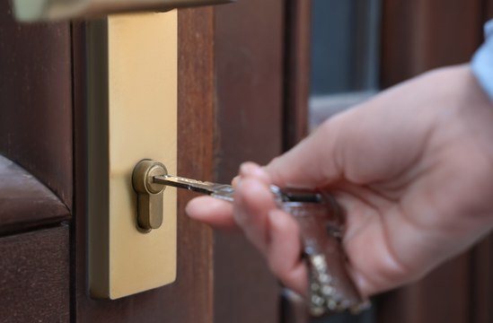 Gordon Lyons brands ‘utter nonsense’ claim £6.5m on Derry temporary housing is mere ‘sticking plaster’