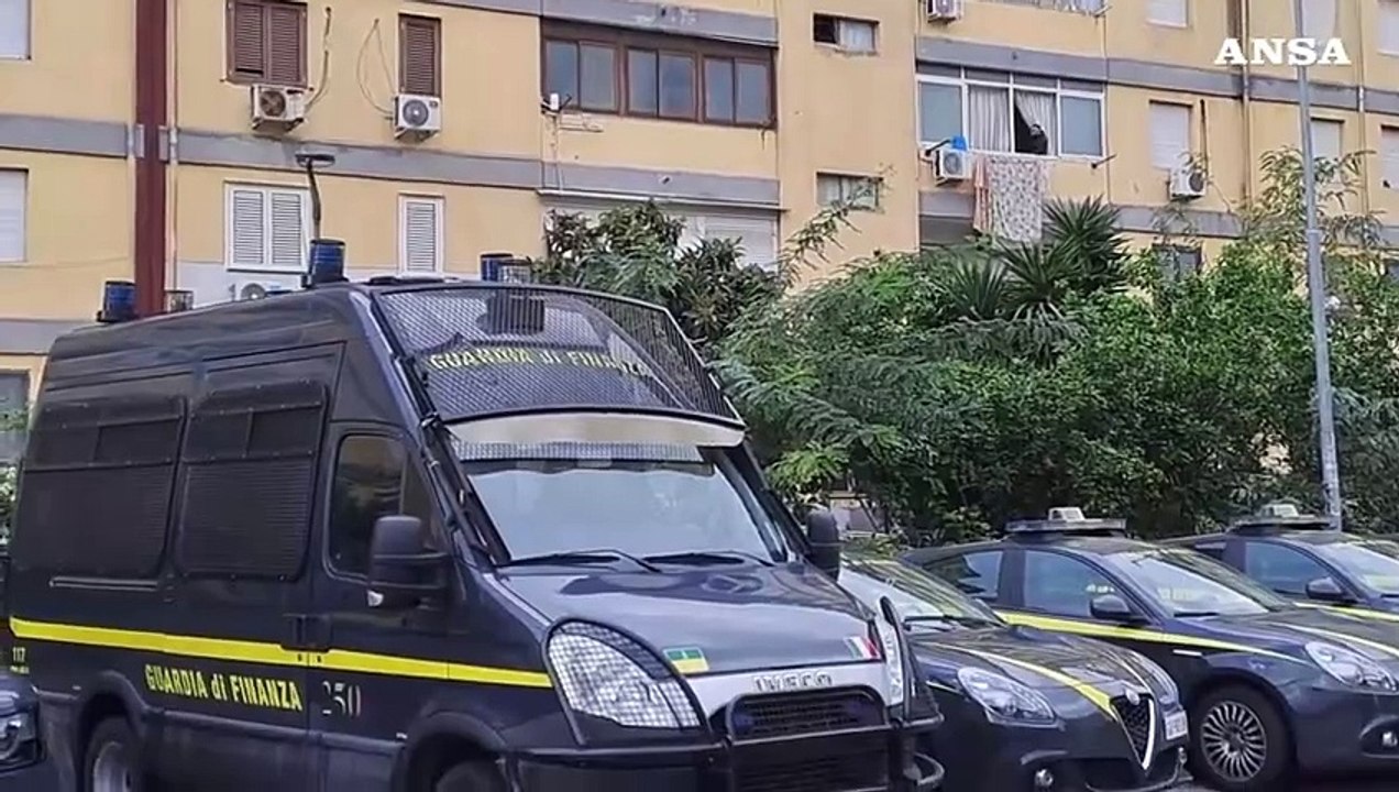 Caivano, in corso lo sgombero di 36 case occupate abusivamente