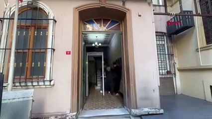 İstanbul'da vahşet: Annesini döverek öldürdü