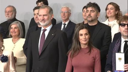 Estopa interpreta "Como Camarón" y el Rey se rinde ante su actuación