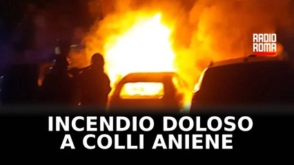 Incendio doloso a Colli Aniene, a fuoco 16 auto e un furgone