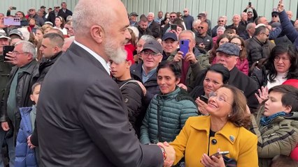 Ceremonia e ngritjes së flamurit në Vlorë, Rama krah Kurtit