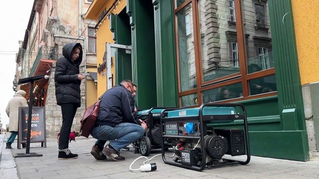 Al menos un millón de ucranianos sin electricidad tras ataques aéreos rusos