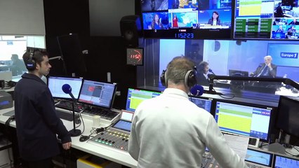 Gouvernement Barnier : le Président Emmanuel Macron doit-il démissionner ?