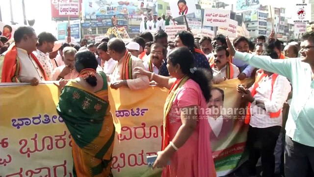 ಕಾಂಗ್ರೆಸ್‌ 1,404 ನೋಟಿಸ್‌ ನೀಡಿದಾಗ, ಬಿಜೆಪಿ ನೀಡಿದ್ದು 2,001 ನೋಟೀಸ್ ಗಳು | Waqf | BJP | Congress | BSY