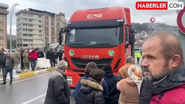 Tırın çarptığı gazeteci hayatını kaybetti
