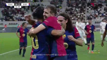 Los vuelve a humillar: el golazo de Ronaldinho al Real Madrid en el clásico de leyendas