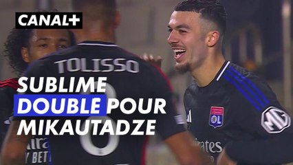 L'attaquant de l'OL se joue du gardien avant de piquer son ballon du pied gauche. Sublime ! - Europa League 24-25 (J5)