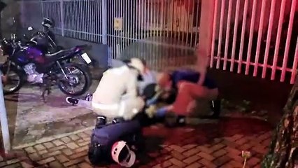 Duas jovens ficam feridas em queda de motocicleta na Minas Geraiss