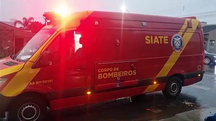 Jovem de 19 anos fica ferido em acidente de trânsito no Veneza