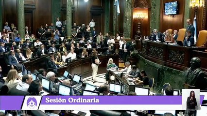 Ramiro Marra llegó al final de la sesión para votar en contra de los derechos de los y las enfermeras