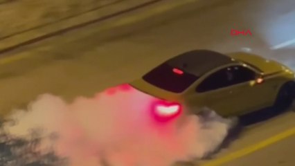 Otomobiliyle çevreye rahatsızlık verdiği anlar kamerada