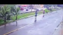 Vídeo mostra momento em que criança desaparece ao ser sugada por bueiro durante chuva