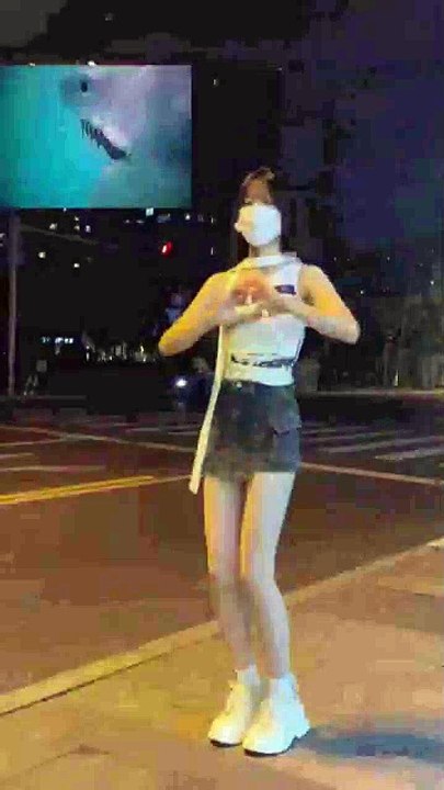 我见过花开了鲨鱼摇#歌曲我见过花开了 #鲨鱼 #县里人抽象视频 #鲨鱼摇