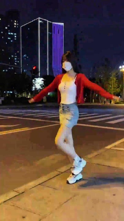 歌带劲 哥更带劲 #苹果香#黑大婶版苹果香 #苹果香舞蹈挑战