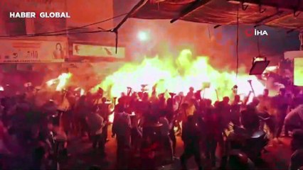 Hindistan’da meşaleli anma etkinliğinde 30 kişi böyle yandı