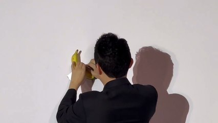 Justin Sun, 6.2 Milyon Dolarlık 'Duvara Bantlanmış Muz' Eserini Yedi 🍌