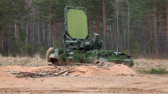 映像：ウクライナのオペレーターがFPVドローンでロシアのレーダー「Zoopark-1」を破壊