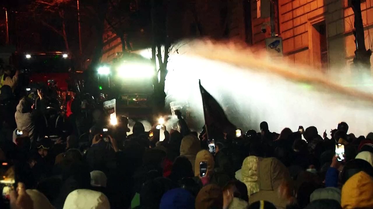 Georgiens Regierung setzt EU-Beitrittsprozess aus - Proteste in Tiflis