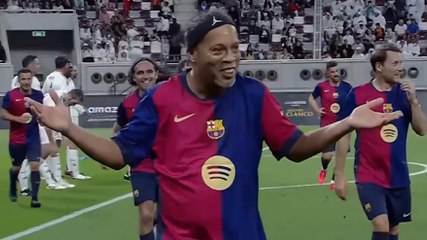 Ronaldinho, classe infinita! Che gol su punizione contro le leggende del Real