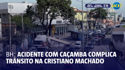 Queda de caçamba de caminhão trava o trânsito na Cristiano Machado
