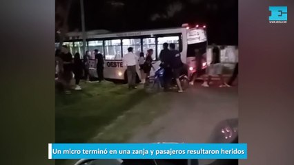 Un micro terminó en una zanja y pasajeros resultaron heridos