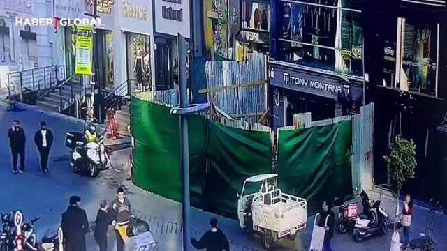 İstanbul Güngören'de 3 katlı binanın çöktüğü anlar saniye saniye görüntülendi!
