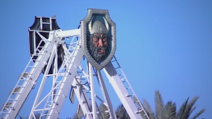 Descubre que algo iba muy mal en la montaña rusa y toma la decisión que le salva la vida en el último momento
