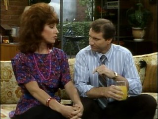 Married… with Children S01 - 28 - why embellish a house if you only live in it anyway